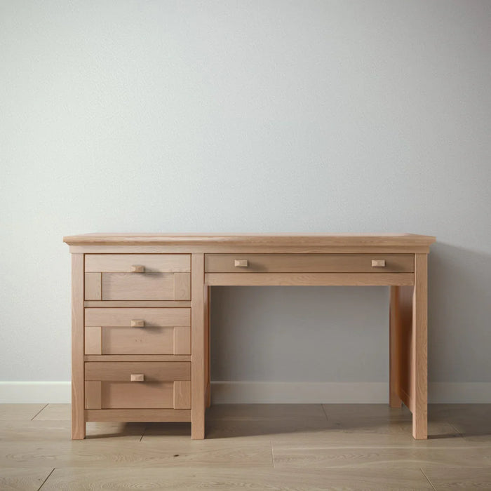 Romina Karisma Desk